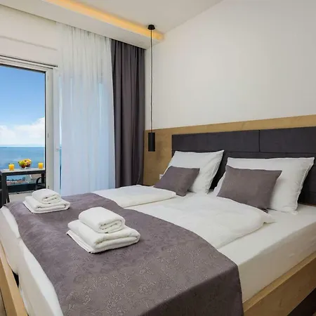 Medak * Makarska