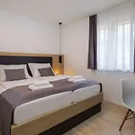 Apartment Medak Makarska